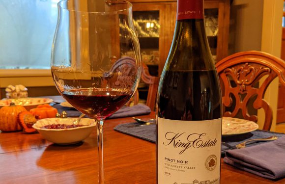 King Estate 2015 Pinot Noir<span class='yasr-stars-title-average'><div class='yasr-stars-title yasr-rater-stars' id='yasr-overall-rating-rater-9cf3ec97af6db' data-rating='4.2' data-rater-starsize='16'> </div></span>